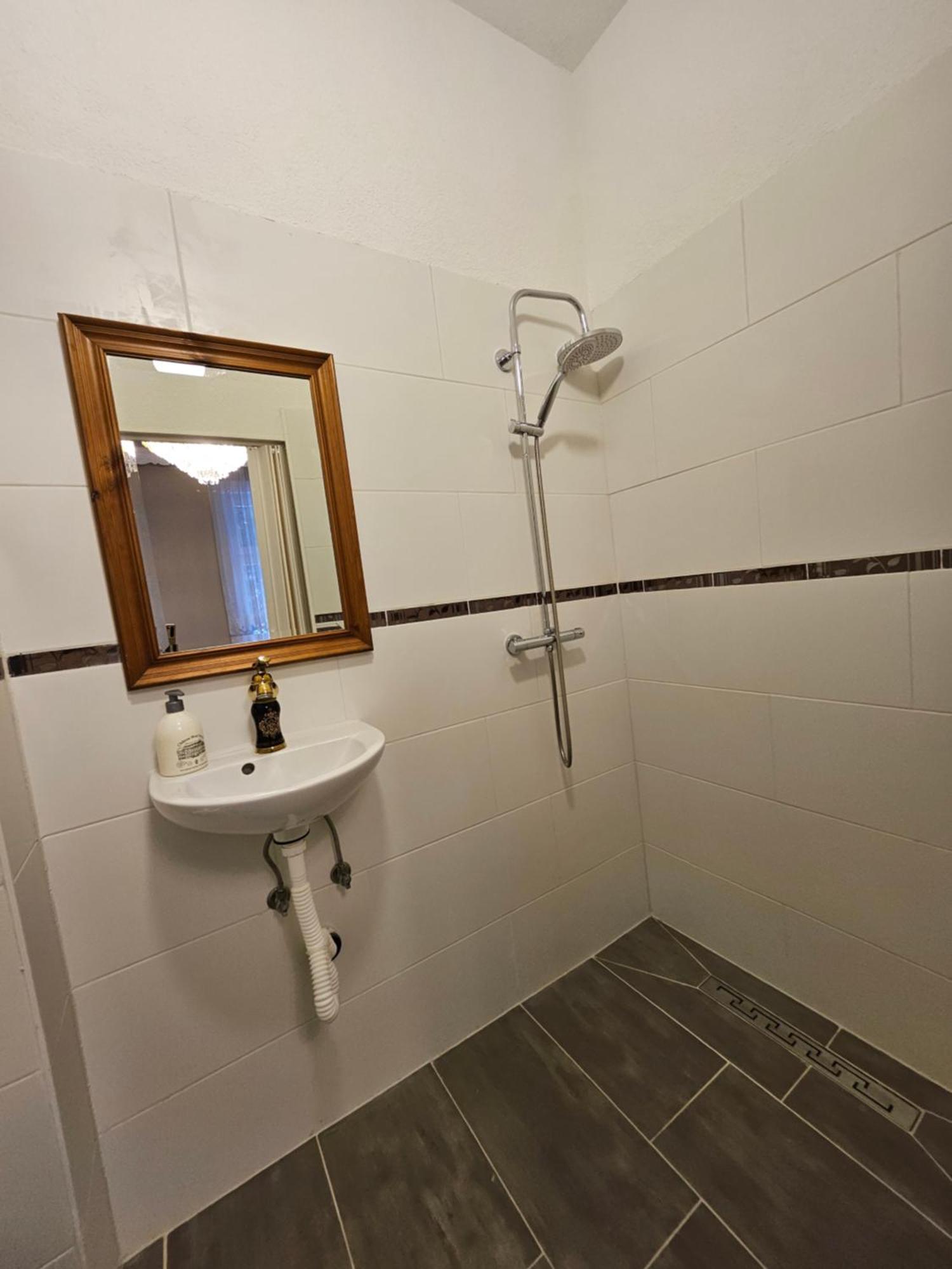 Boutique Hotel Am Bahndamm ノイウハウス・アム・レンヴェーク エクステリア 写真